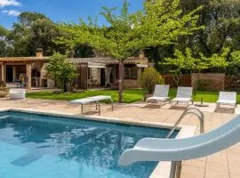 Casa Rustica con piscina en Girona