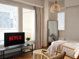 Stunning studio in the heart of downtown Sauna, WiFi, Netflix, Free Parking