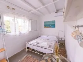 Mykonian Bliss Studio by ΜΡS