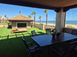 TOP APARTMENT! Frente al mar y gran terraza, hotel en Ayamonte