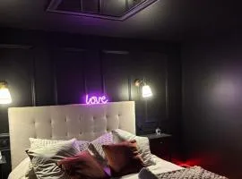 Suite romantique noire et bordeaux