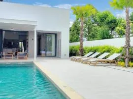 luxury villa jungle