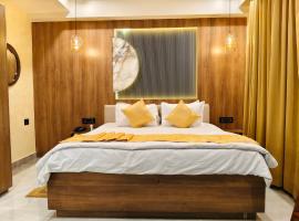 HOTEL ABHIJIt, khách sạn ở Kolaghat