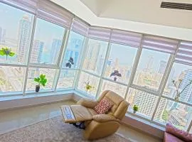Luxury Skyline Apartment with Panoramic Views