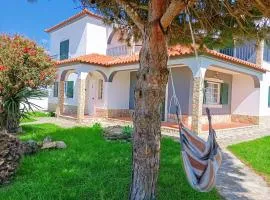 Family Escape in Lourinhã-Book 1 or 2 Double Rooms-each with private Baths-Free Parking & Extra Bed