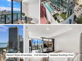 Luxury Miami Studio with Balcony