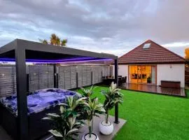 Private Luxe Bournemouth 5BR-7 Beds-3 Bath-Garden-Parking