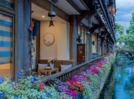 Lijiang Cloud Return Huiyi · On the Water Side Panoramic Hidden Inn (South Gate Mufu Branch)