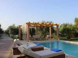 Gravanis Resort