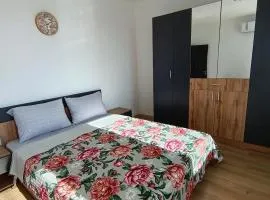 Boutique apartment family 8