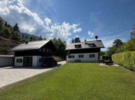 ChaletFeeling im Salzkammergut, khách sạn ở Strobl
