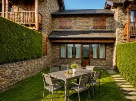 Borda con jardín privado y chimenea en la Cerdanya