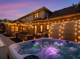 Luxury 5BR Sleeps 20 Pool, Sauna, Theater Pets