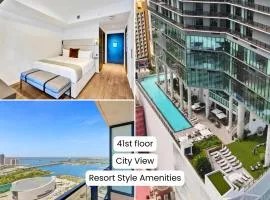 41st Floor Lux Miami Studio City and Bay Views