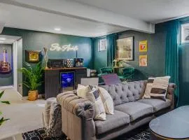 Private Speakeasy Suite w/ Theater • Near Downtown - Double Room - Double Room