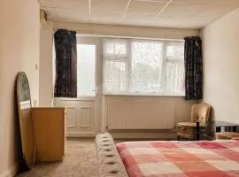 Stylish Studio with SuperKing Bed