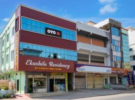 Hotel O Ekashila lodge, hotel sa Valigonda
