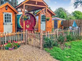 Ruby Rose - Cottage