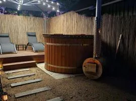 Willow's Gardens Couples retreat with woodfire hottub
