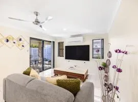 3 Mins to mall NEW Cozy 3 bed Home Easy access
