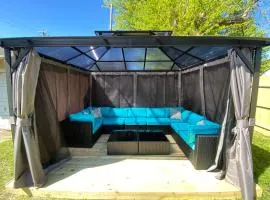 Modern oasis close to downtown & centrally located