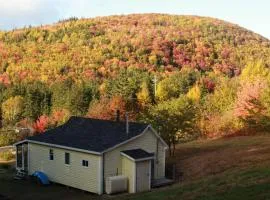 Adorable one-bedroom cottage on Cabot Trail
