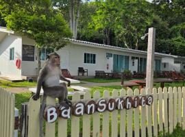 Baansukhita, hotel din Laem Sing