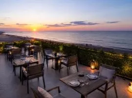 Aperion Beach Hotel Side