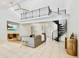Smada Stay - 4BR, Waterfront, Perfect Entertainer