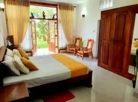 GreenHeart- Family Room-Micro Apartment, AC- Hot W, Garden View, separate Varanda & Dining Area - Travel Awards 2025