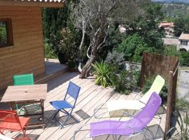 Le Chalet Zen, holiday home in Lagrasse
