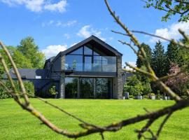 Lodge Osciade، فندق في Sibret