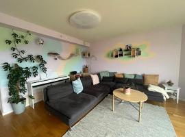 Spacious apartment with amazing views, hotel u gradu 'Sandnes'