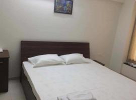 Ashoka cottage and room stay, hotell i Solapur