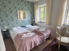 Skelby Præstegård værelse 5, hotel en Gedser