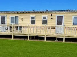 MOLLIES DEN 2 8 Berth 3 Bedrooms The Grange Holiday Park INGOLDMELLS