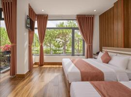 Luxury Hotel Dalat, hotel di Ấp Xuân An