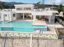 Ocho Rios - Coco Nest JA Modern 2BR Condo, viešbutis mieste Richmond