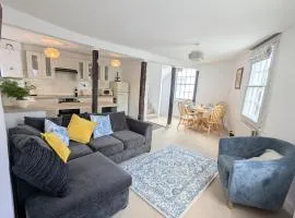 Historic maisonette cottage