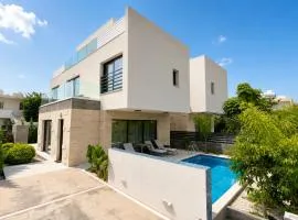 Villa "Imperial 1" with pool - 3 bedroom near mall