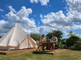 Camping le Monteil, khách sạn ở Évaux-les-Bains