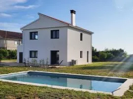 Casa de verano doble con piscina a 1000 m de la playa