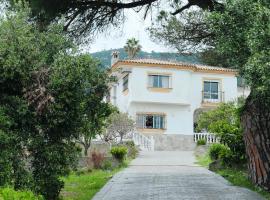 La Casuca, hotel i El Pelayo