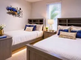 Spacious Private Double Room in Luxury Villa - Near Disney- Shared Bath