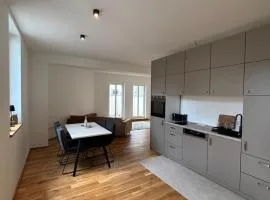 MainApartment 1A