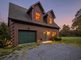 Fernwood Secluded Deep Creek & Wisp Hot Tub