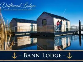 Driftwood Lodges - On Water Glamping - Bann Lodge