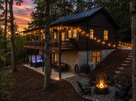 Hot Tub + Game Room | Pet Friendly |10 min to town