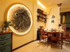 Han Exotic Zhangjiajie Wulingyuan Tranquil Refuge in the Heart of the Action