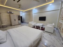 Pc Inn Executive Class Hotel، فندق في Sukkur